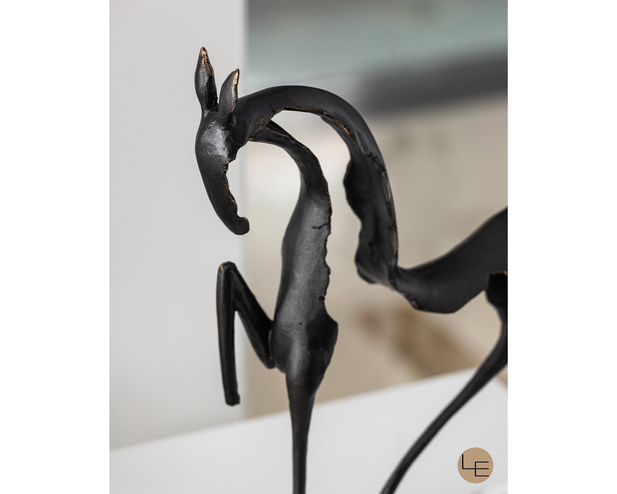 Equus Scultpure - White/Black