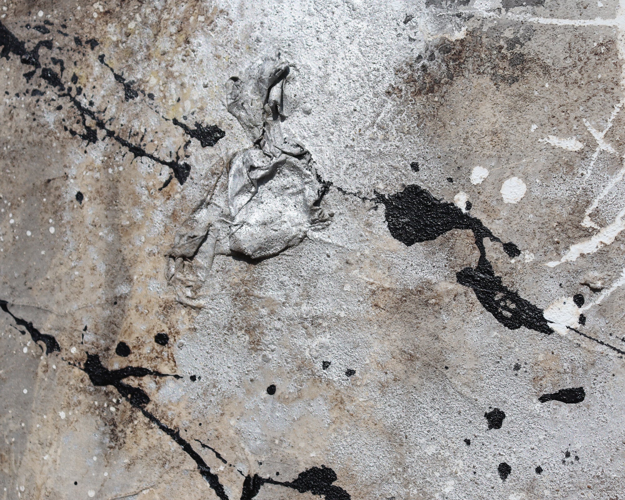 Manoma Oil Painting - Brown and White