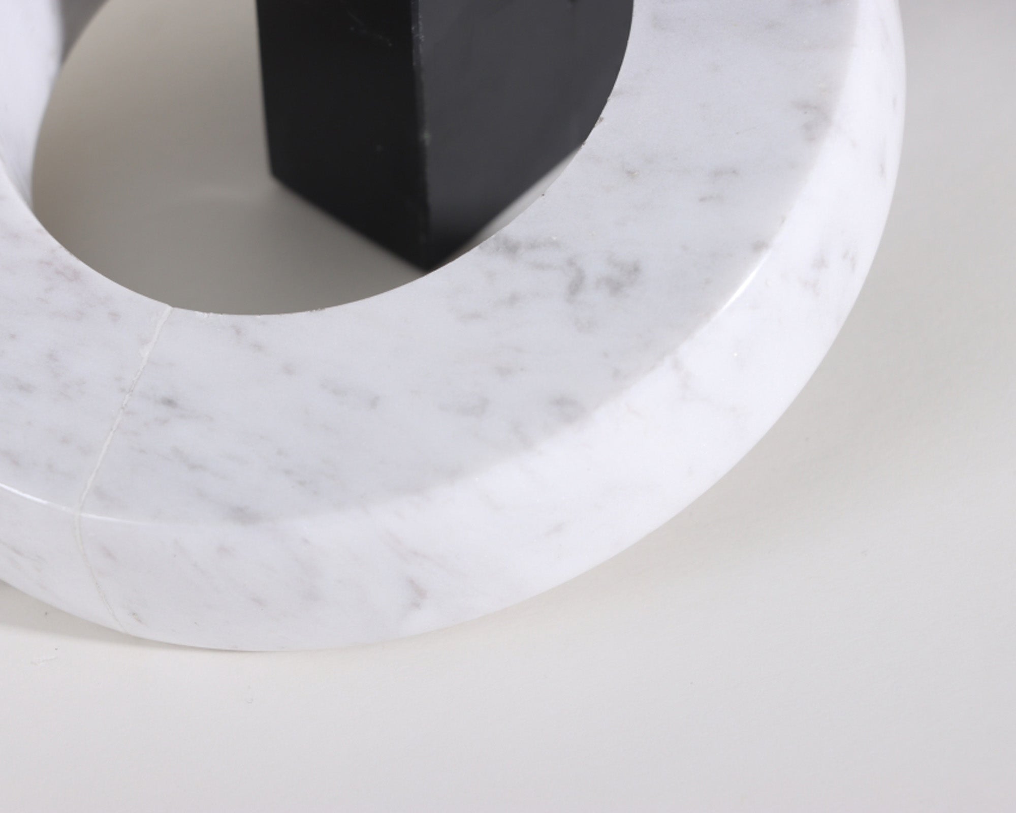 Link Sculpture - Black & White Marble