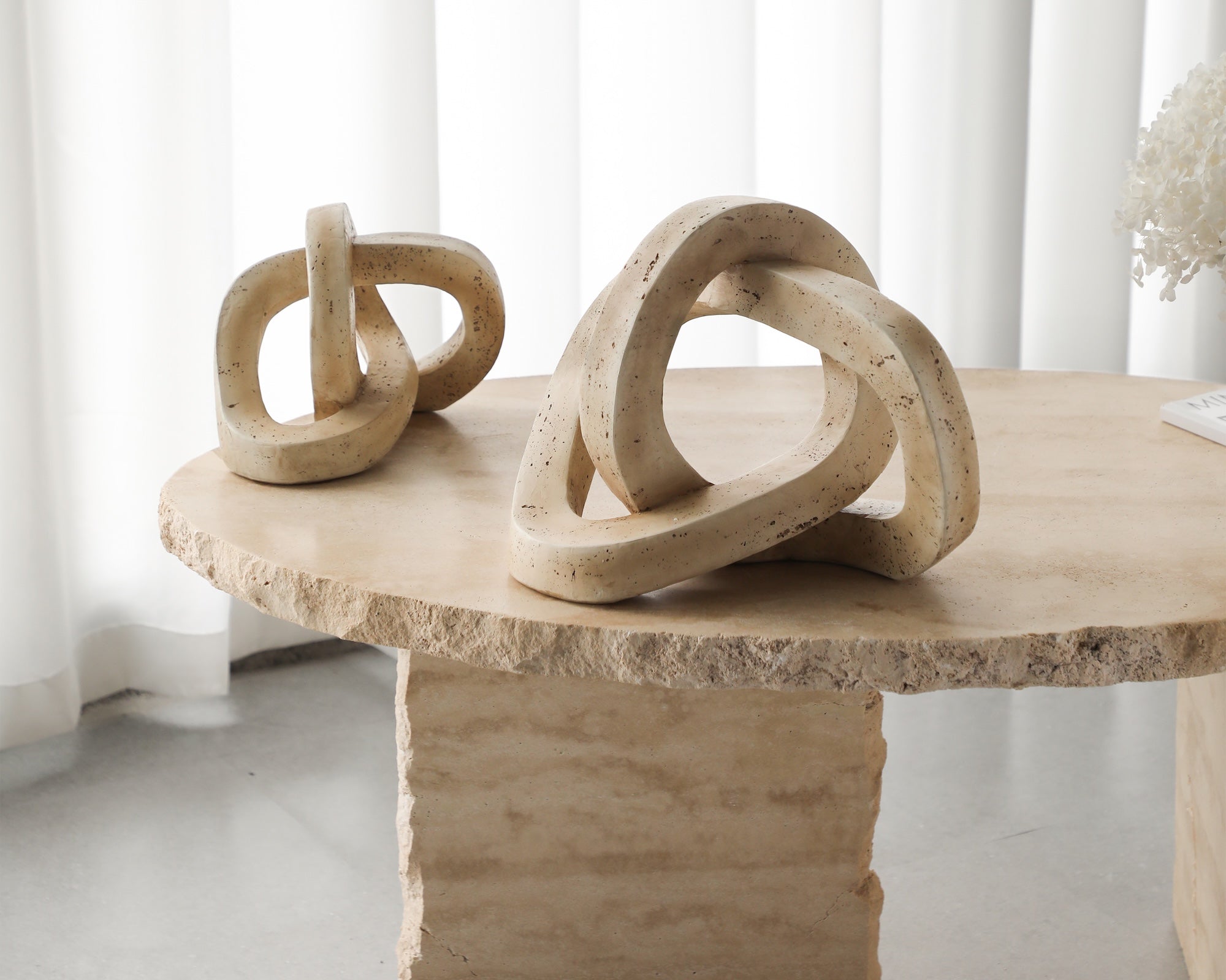 Avorio Sculpture - Beige Marble Effect