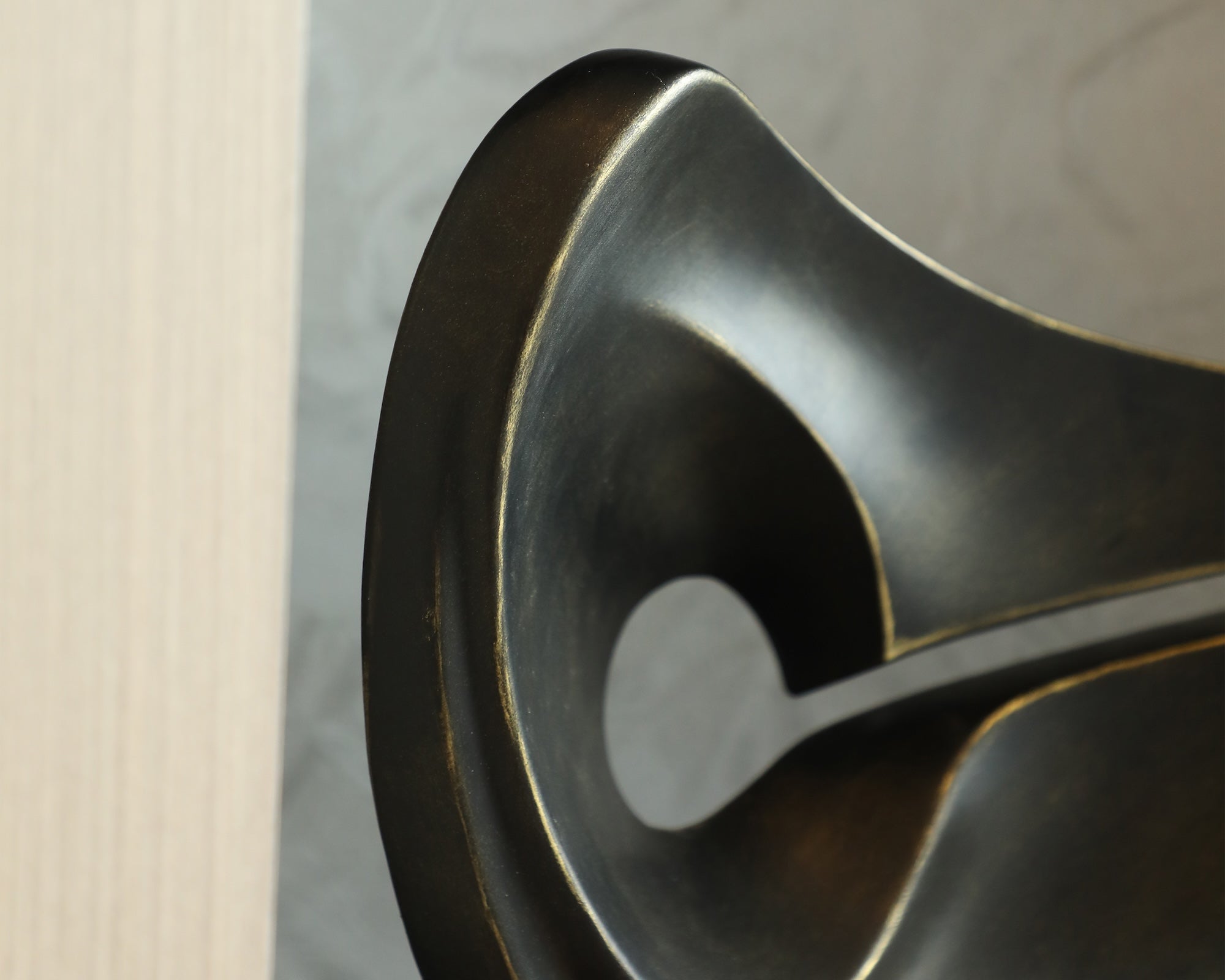 Fango Sculpture - Black Marble Effect