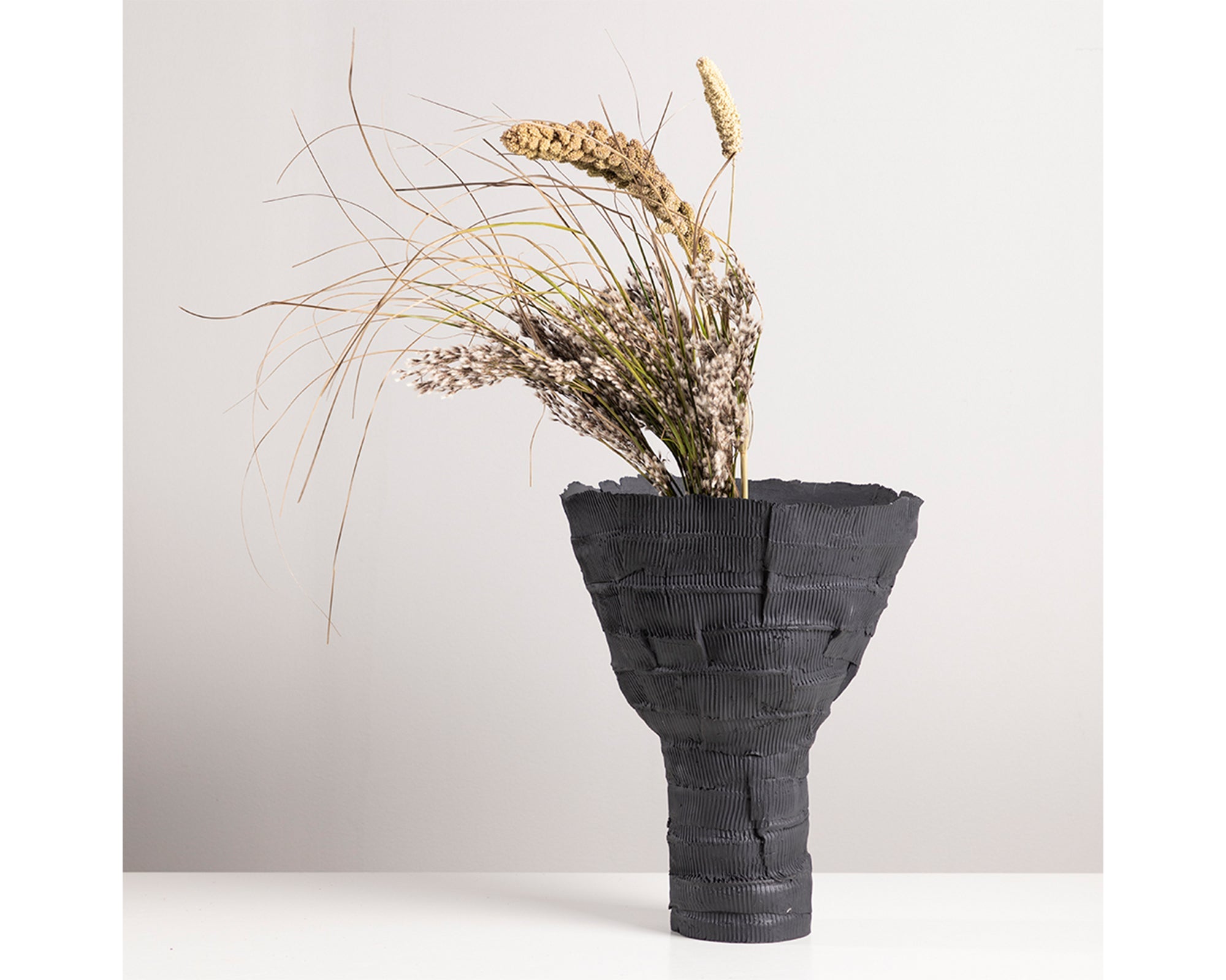 Dione Vase - Black Ceramic