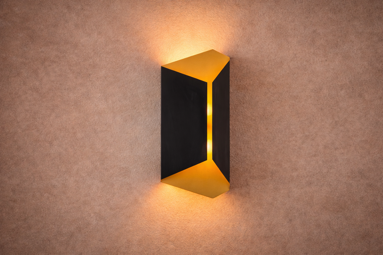 Onyx Wall Light - Brushed Brass & Black