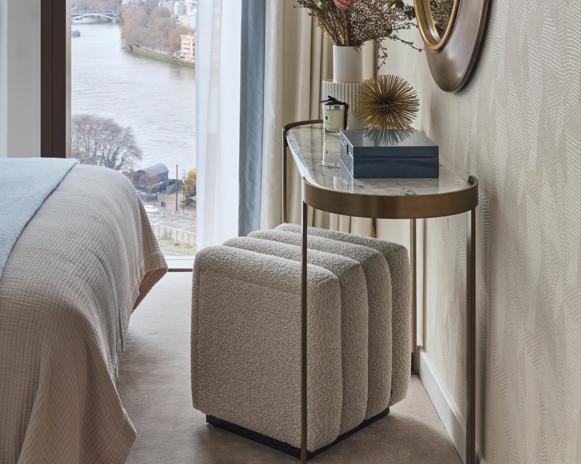 Kalum Stool  -  Boucle Sand