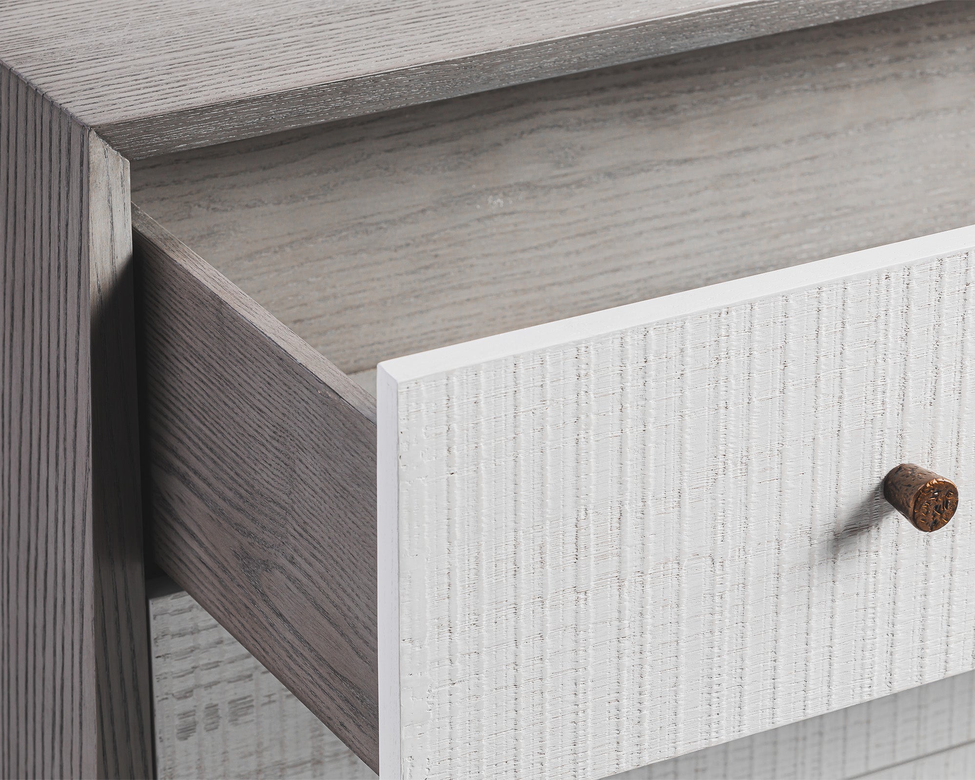 Otilia Chest Of Drawer  -  Silver Grey & White Saw Cut Finish