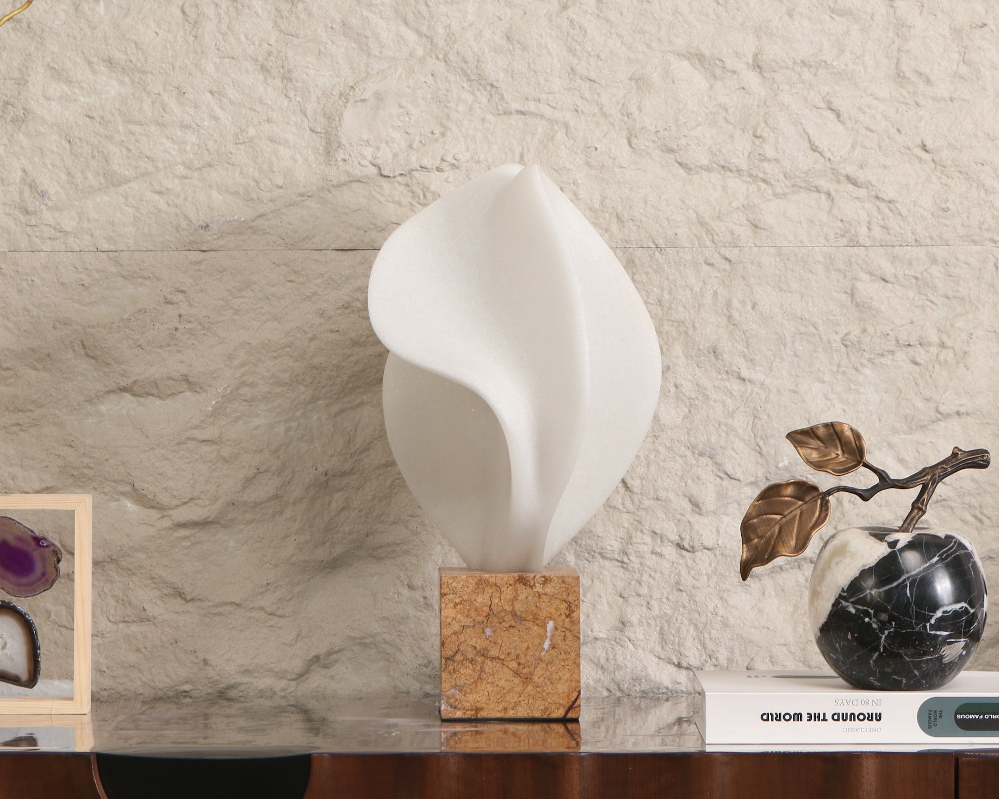 Calla Sculpture - White Marble Effect