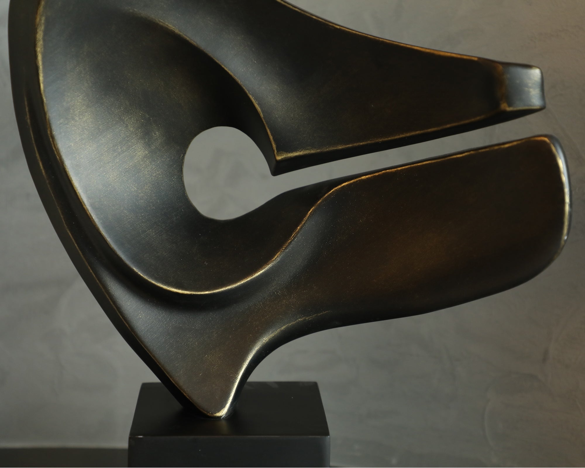 Fango Sculpture - Black Marble Effect
