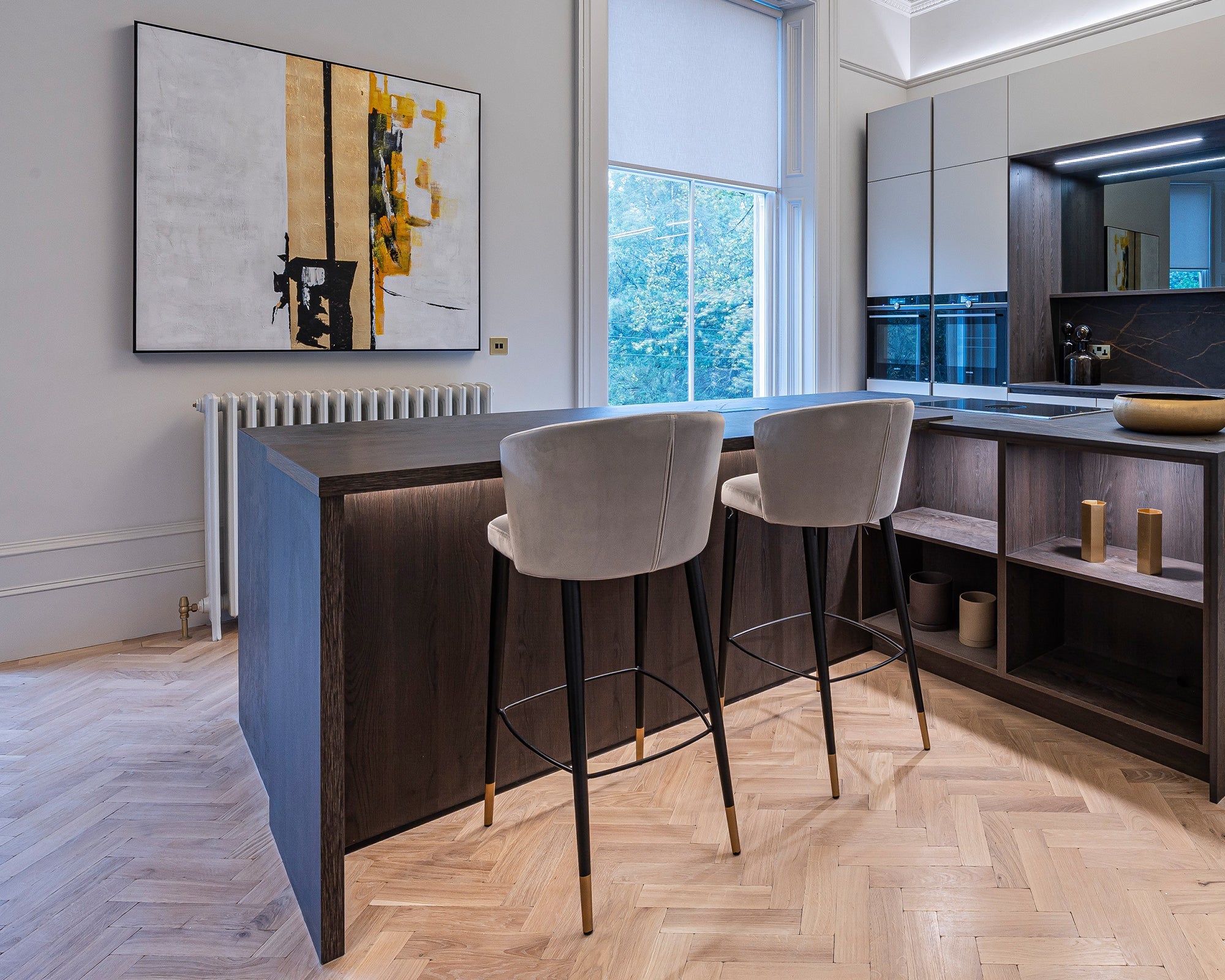 Mintura - Gold and Black