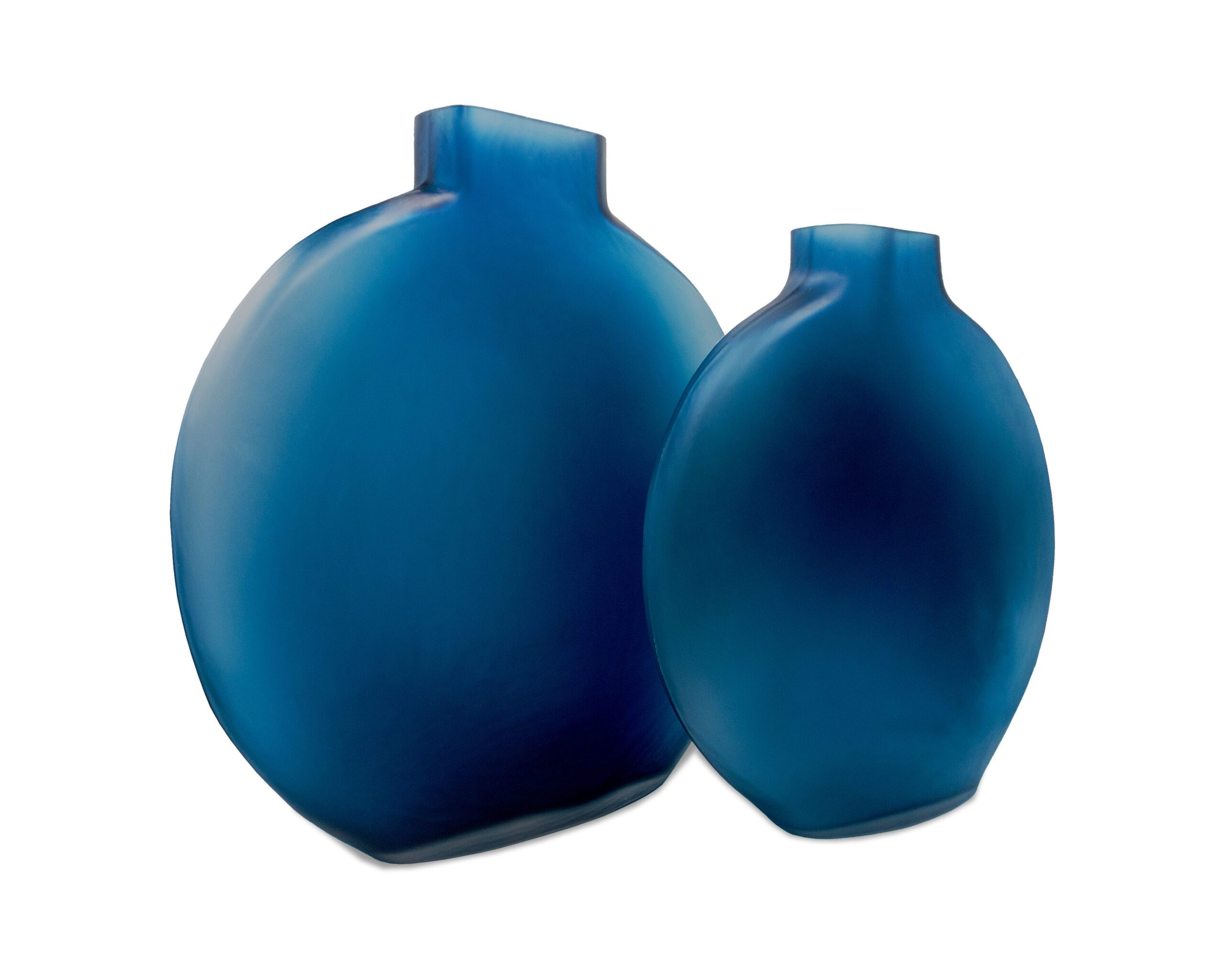 LE019-VS-059_LE019-VS-060_L&E__Ocean Blue Glass Vase_Small_Large_4000 x 3200_2