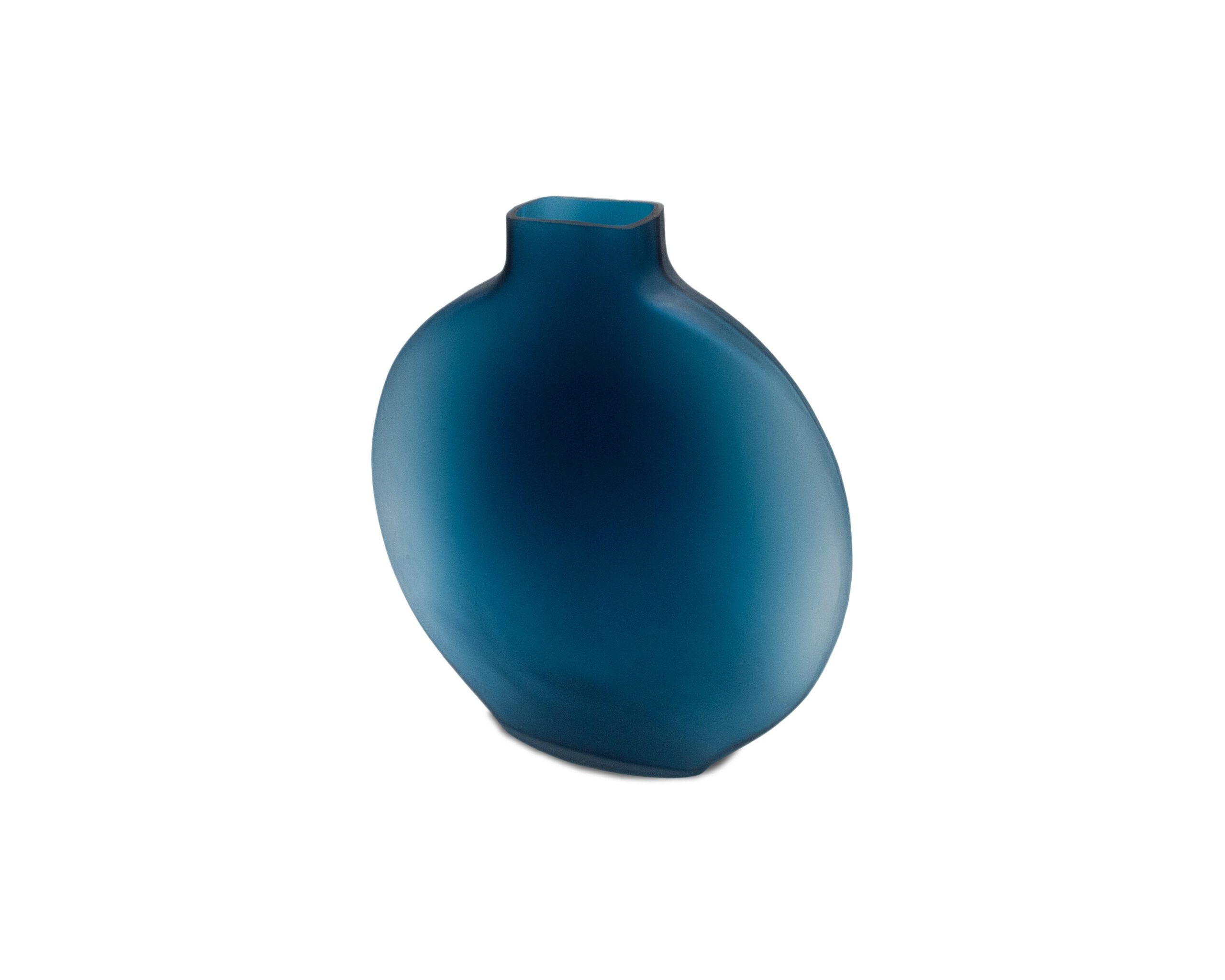 LE019-VS-060_L&E__Ocean Blue Glass Vase_Small_4000 x 3200_2